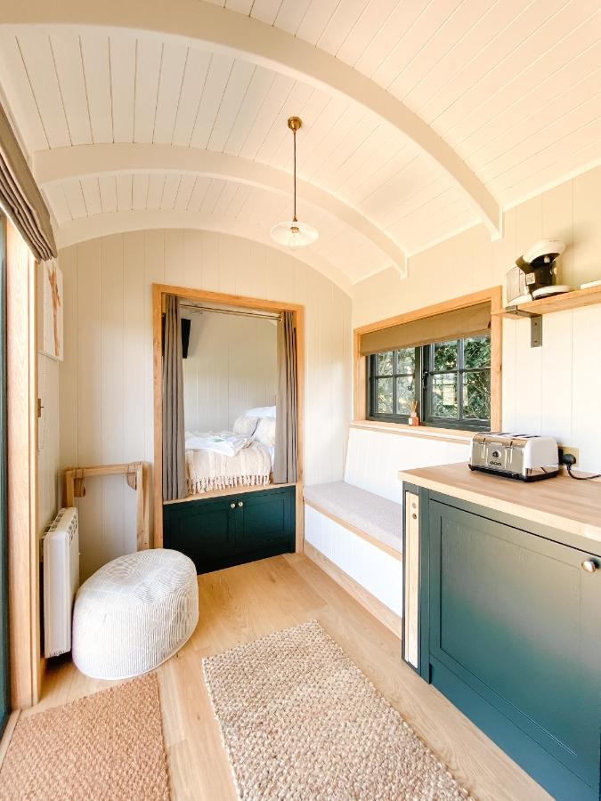 The Rabbit Warren Shepherd Hut Ketton 외부 사진