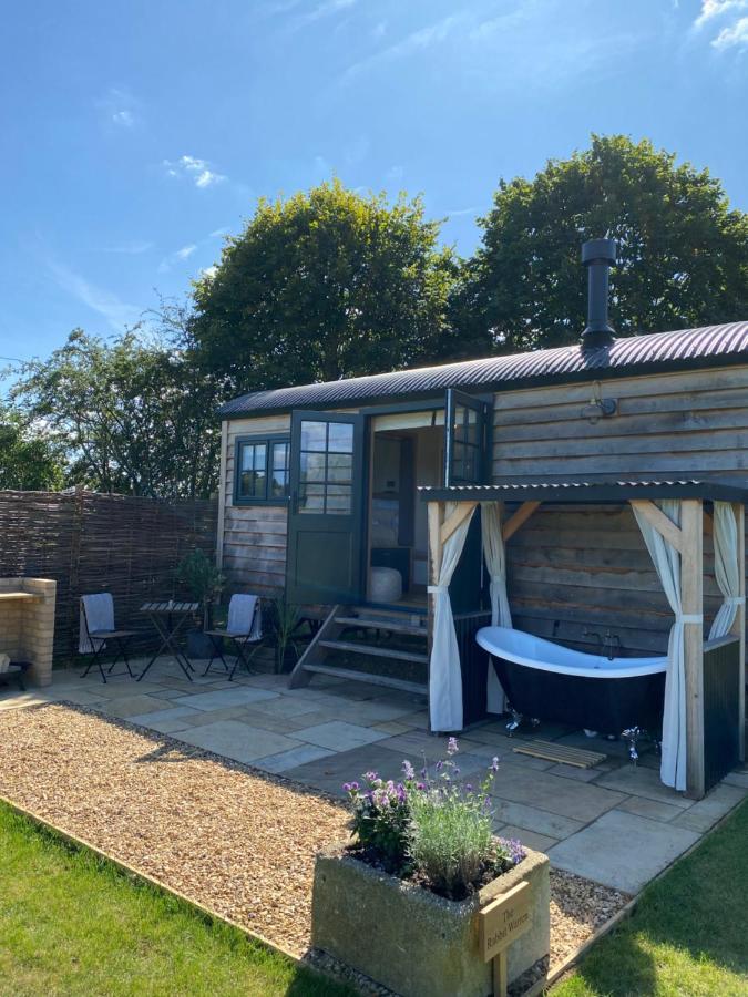 The Rabbit Warren Shepherd Hut Ketton 외부 사진