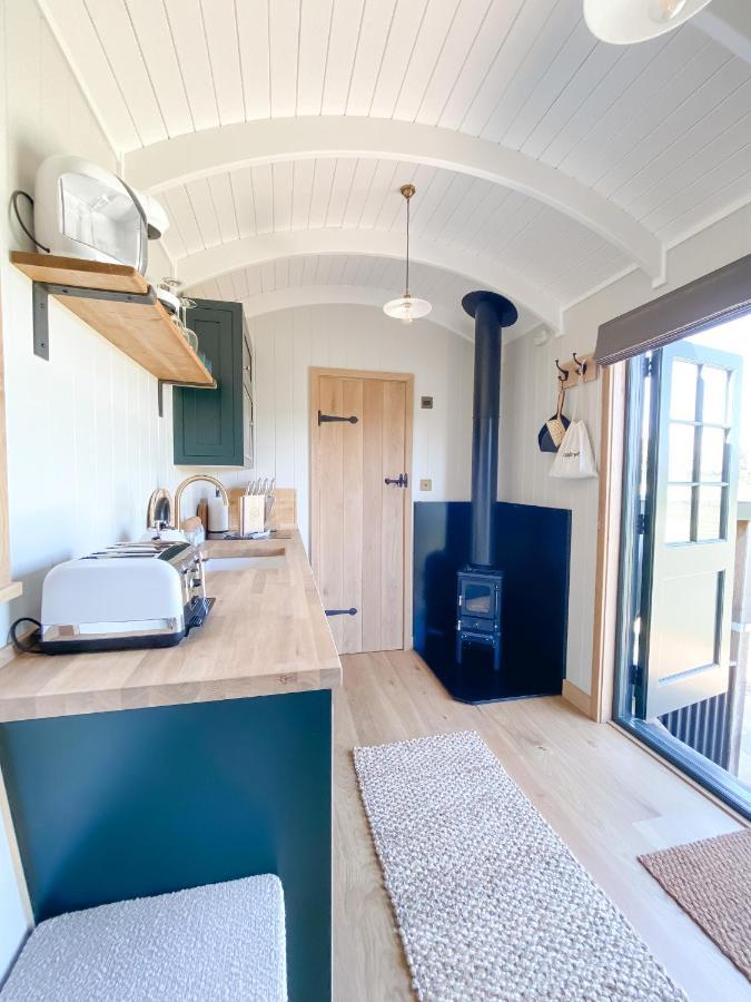 The Rabbit Warren Shepherd Hut Ketton 외부 사진